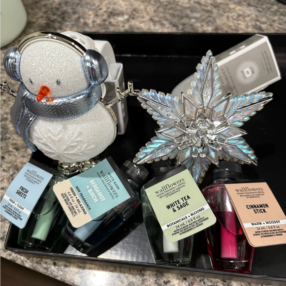 Bath & Body Works Wallflowers with Snowman and Star Plug-Ins